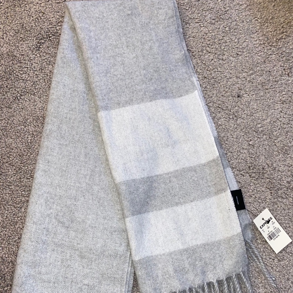Express scarf